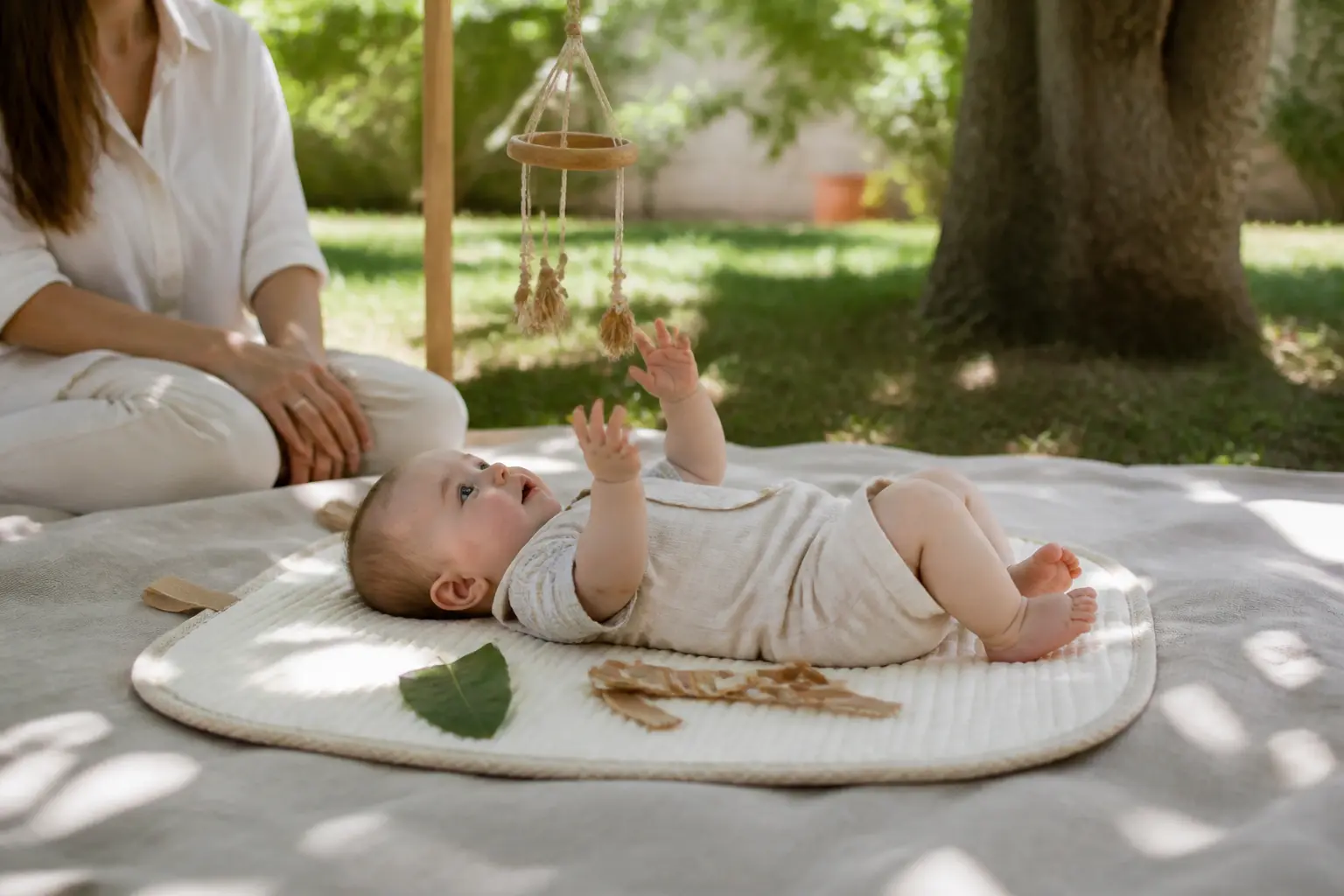 Quels jeux extérieurs bébé choisir avant 1 an ?